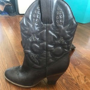 Cowgirl boots size 6.5